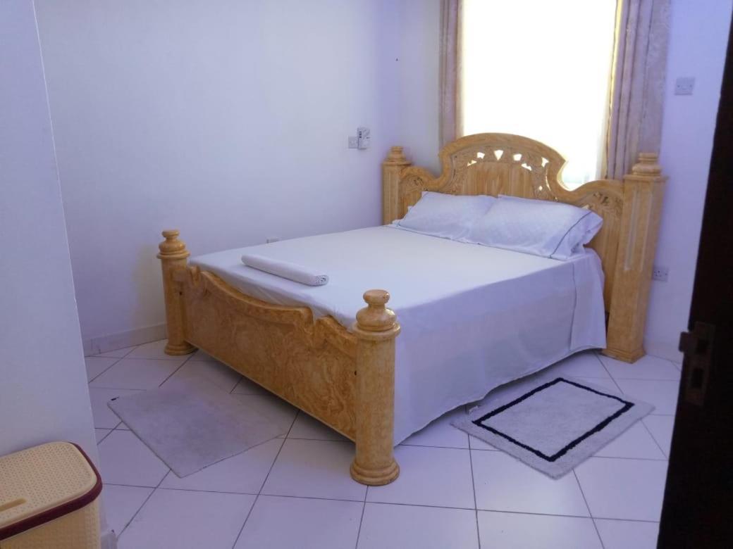 Lux Suites Bamburi Furnished Apartments Extérieur photo