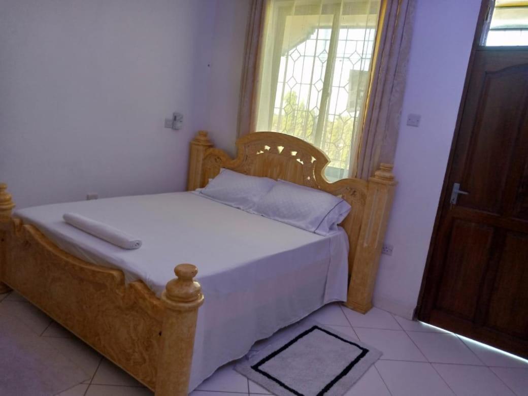 Lux Suites Bamburi Furnished Apartments Extérieur photo