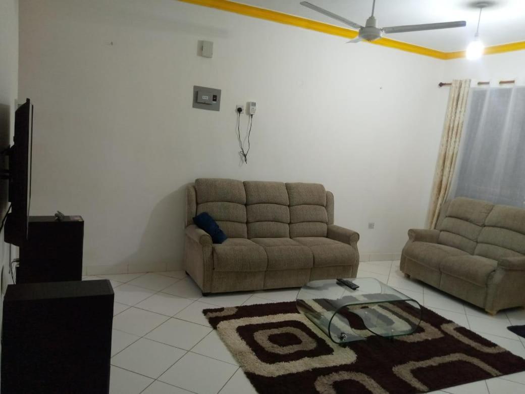 Lux Suites Bamburi Furnished Apartments Extérieur photo
