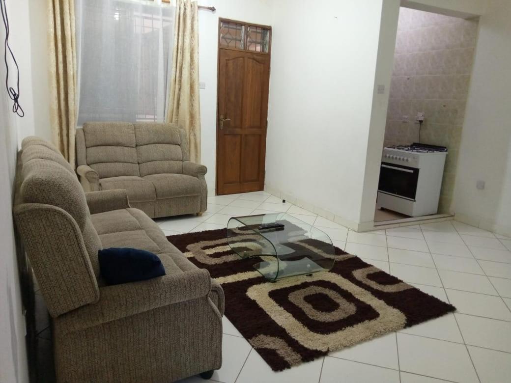 Lux Suites Bamburi Furnished Apartments Extérieur photo