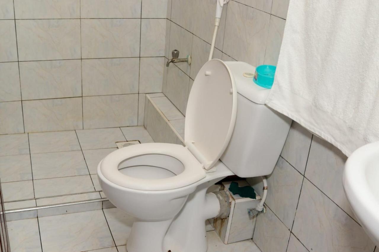 Lux Suites Bamburi Furnished Apartments Extérieur photo