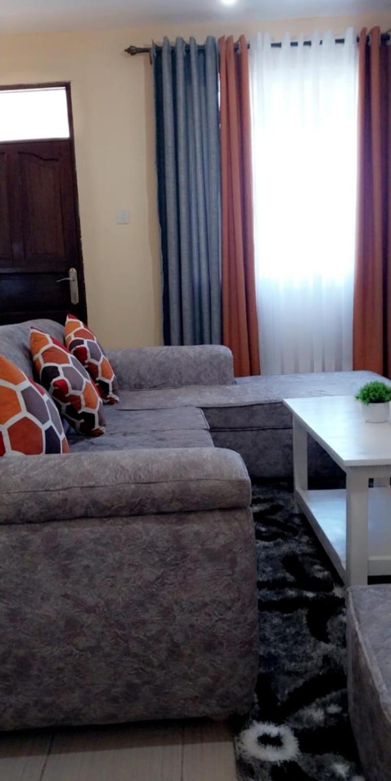 Lux Suites Bamburi Furnished Apartments Extérieur photo