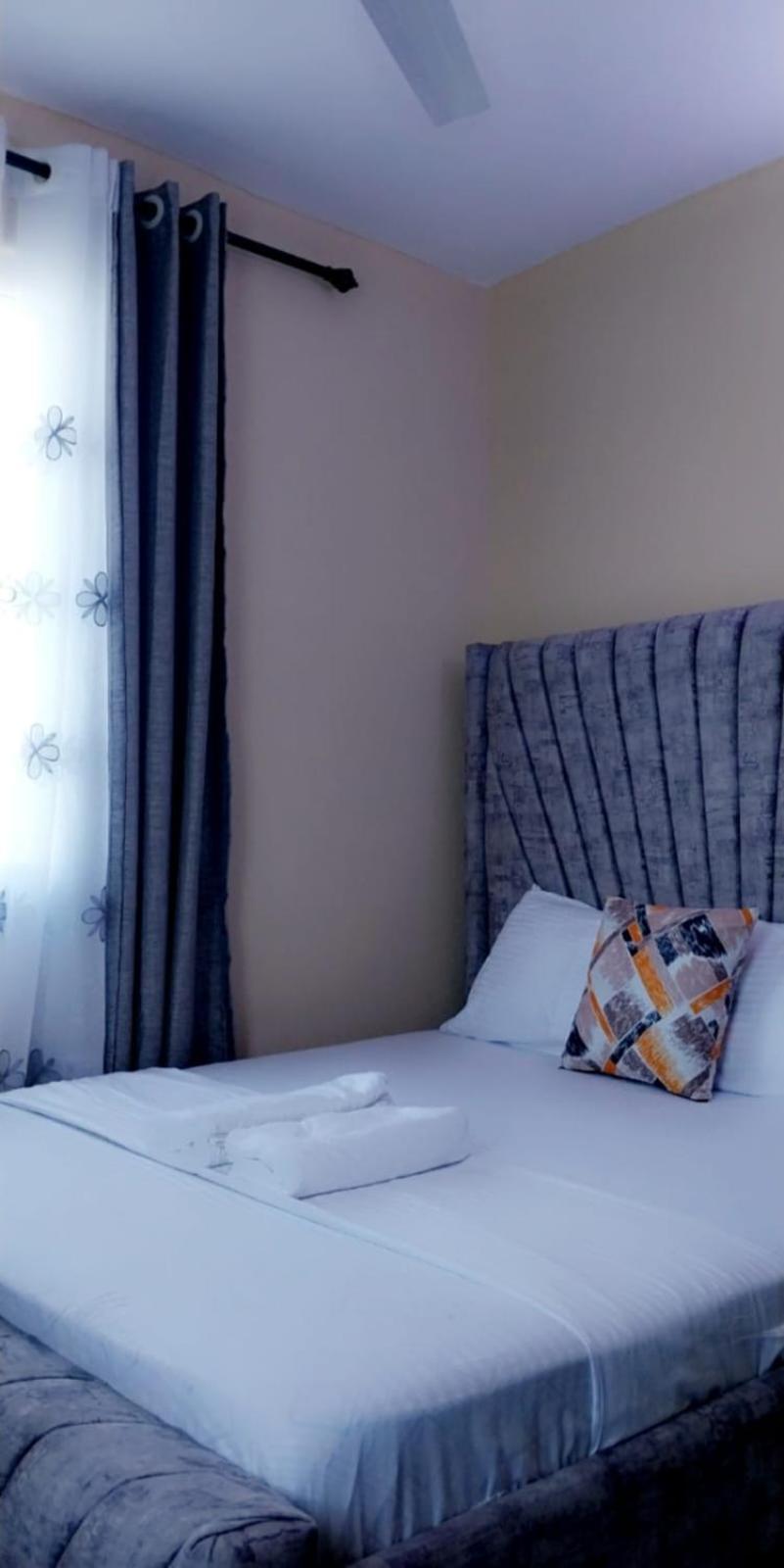 Lux Suites Bamburi Furnished Apartments Extérieur photo