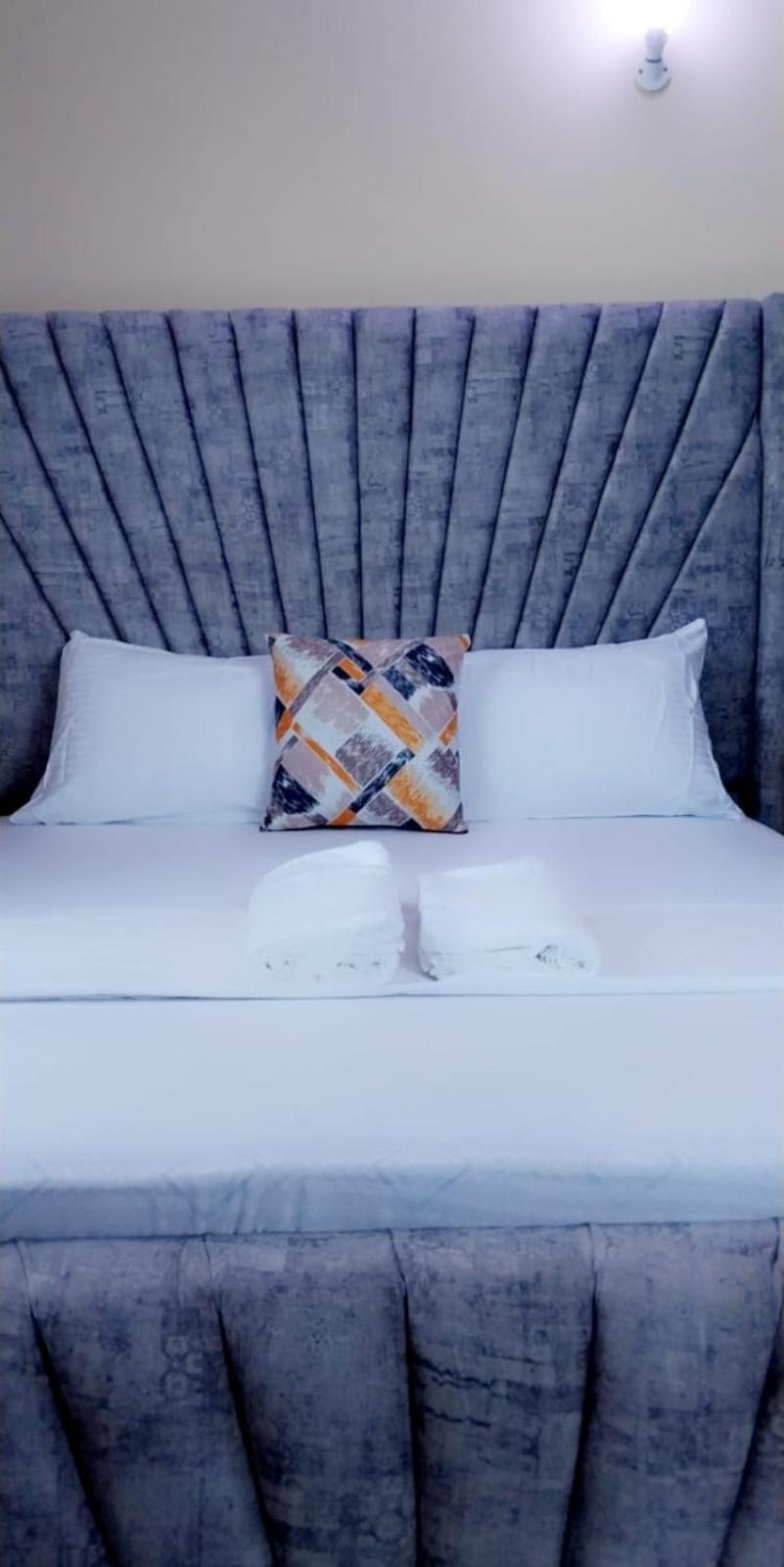 Lux Suites Bamburi Furnished Apartments Extérieur photo