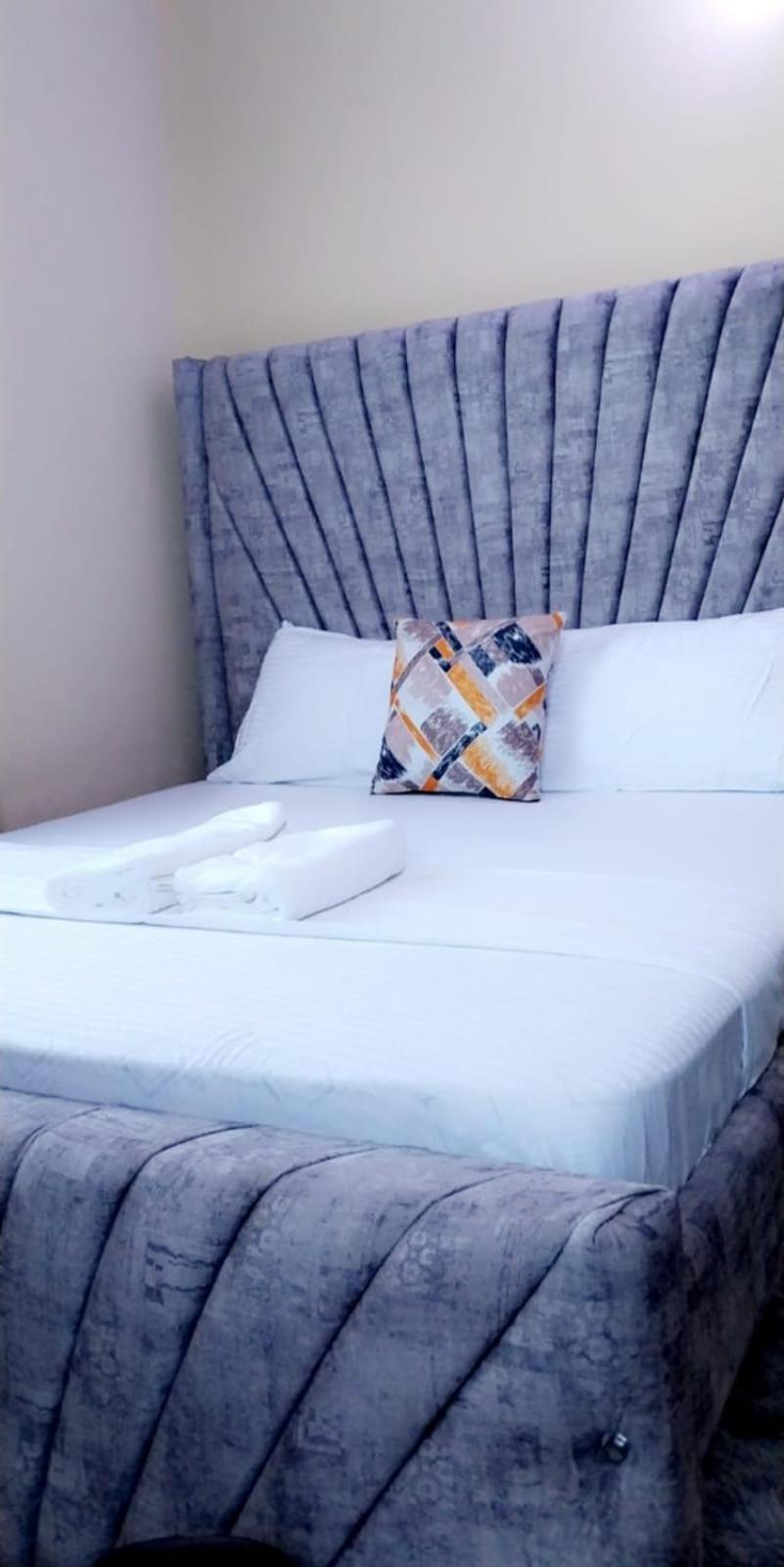Lux Suites Bamburi Furnished Apartments Extérieur photo