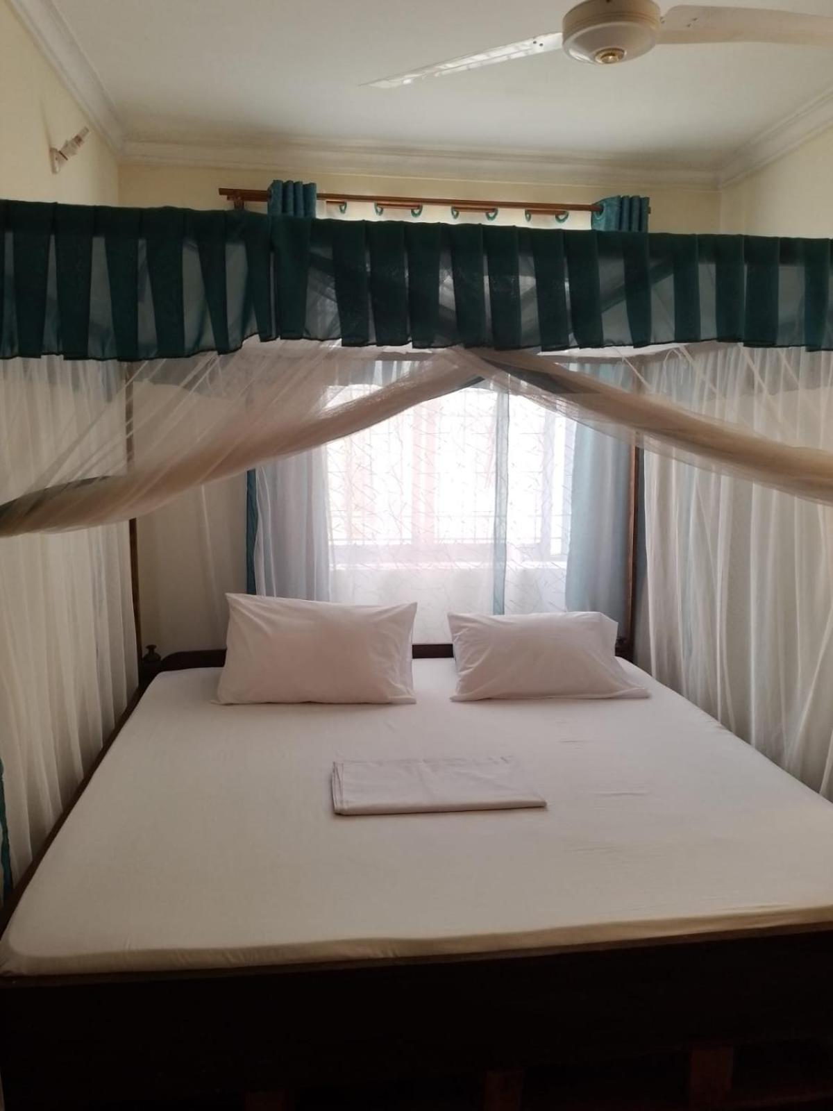 Lux Suites Bamburi Furnished Apartments Extérieur photo